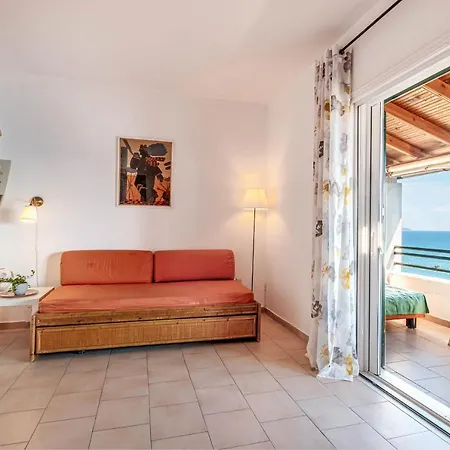 113 By New Era In Menigos Appartement